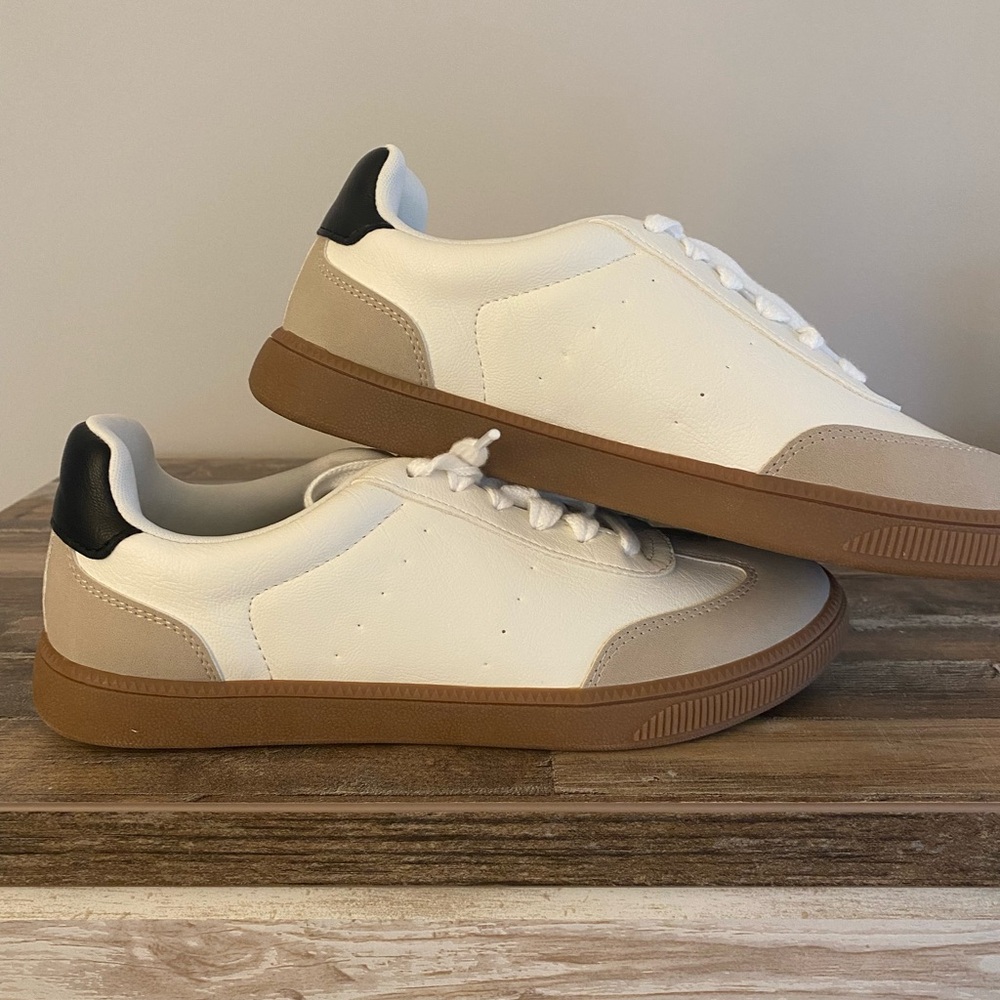 NWT Sonoma Women’s color block sneakers